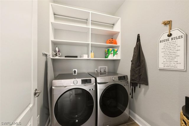 8047 Princeton DR, Naples, FL 34104