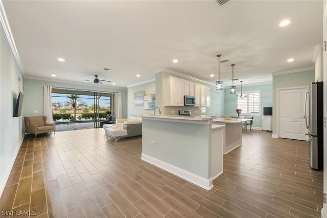 8047 Princeton DR, Naples, FL 34104