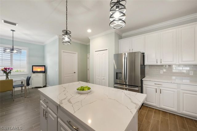 8047 Princeton DR, Naples, FL 34104