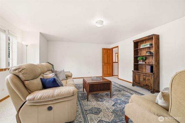 32413 7th Avenue SW, Federal Way, WA 98023