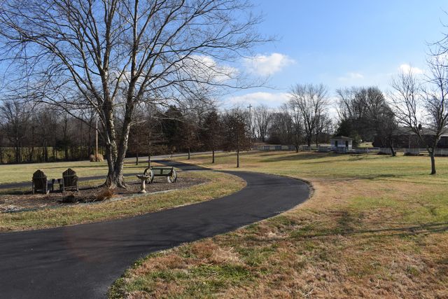 8255 Old Lovelaceville Road, Paducah, KY 42001