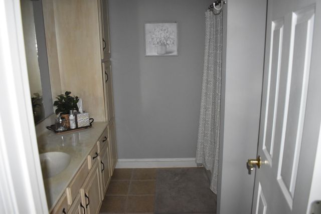8255 Old Lovelaceville Road, Paducah, KY 42001