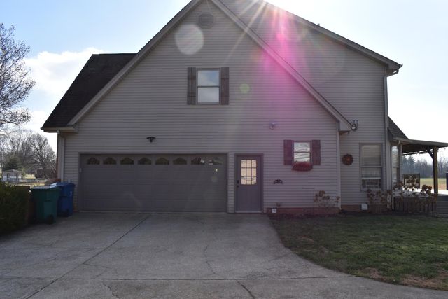 8255 Old Lovelaceville Road, Paducah, KY 42001