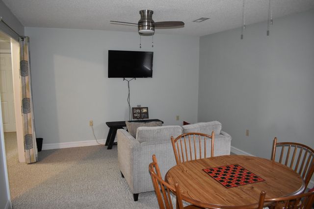 8255 Old Lovelaceville Road, Paducah, KY 42001