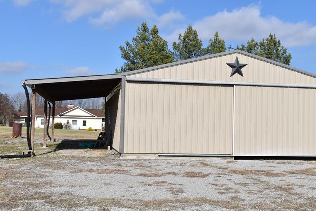 8255 Old Lovelaceville Road, Paducah, KY 42001