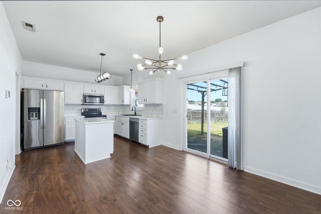 9704 Gull Lake Drive, Indianapolis, IN 46239