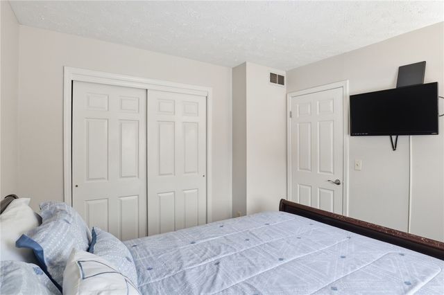 10 Brimley Manor, Greece, NY 14612