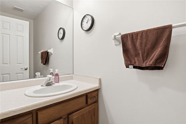 10 Brimley Manor, Greece, NY 14612