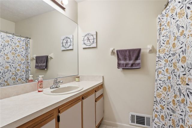 10 Brimley Manor, Greece, NY 14612