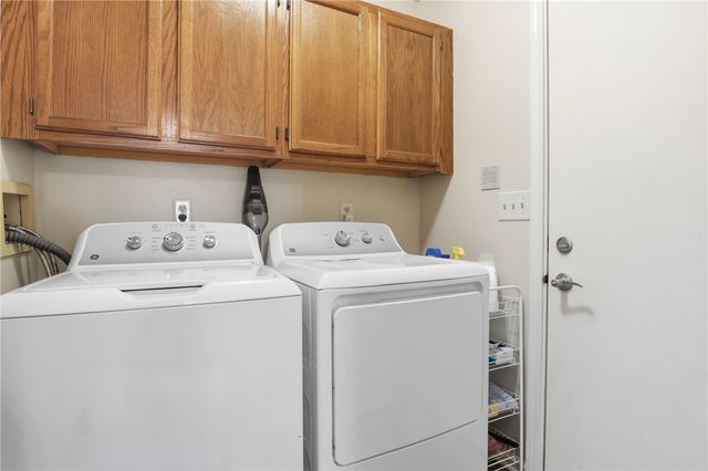 10 Brimley Manor, Greece, NY 14612