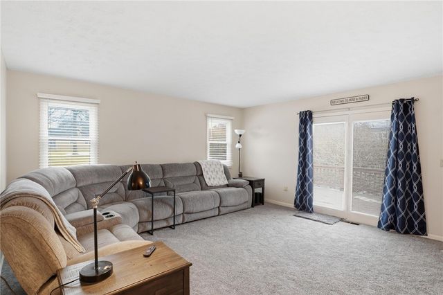 10 Brimley Manor, Greece, NY 14612