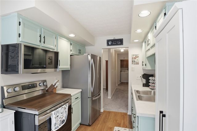 10 Brimley Manor, Greece, NY 14612