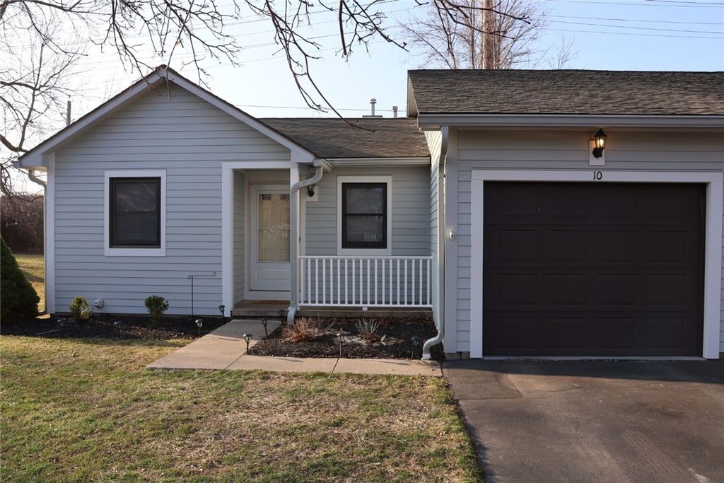 10 Brimley Manor, Greece, NY 14612