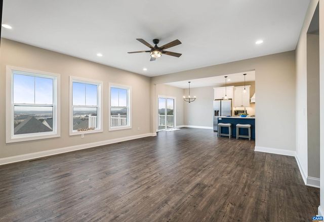 114 CHAMBERLAIN DR, Staunton, VA 24401