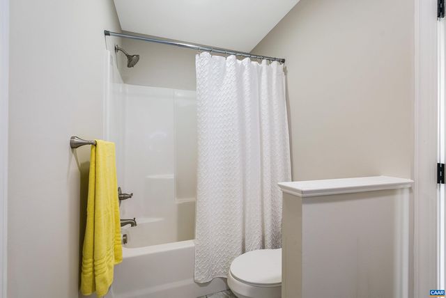 114 CHAMBERLAIN DR, Staunton, VA 24401