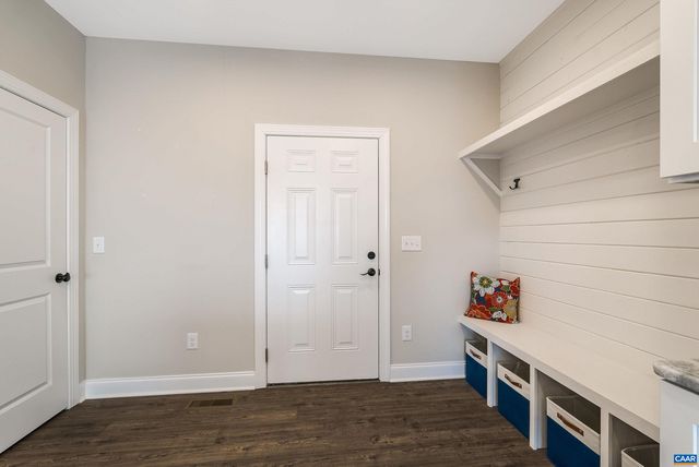 114 CHAMBERLAIN DR, Staunton, VA 24401