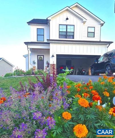 114 CHAMBERLAIN DR, Staunton, VA 24401