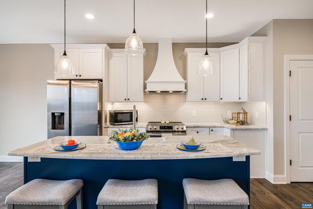 114 CHAMBERLAIN DR, Staunton, VA 24401