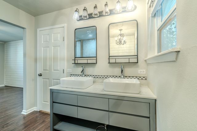 6025 Wester Avenue, Fort Worth, TX 76133