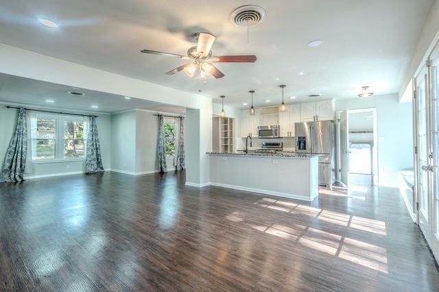 6025 Wester Avenue, Fort Worth, TX 76133