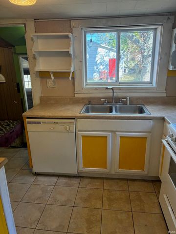 120 E Swartzel Avenue, Vincennes, IN 47591