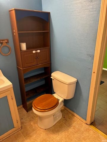 120 E Swartzel Avenue, Vincennes, IN 47591