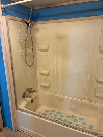 120 E Swartzel Avenue, Vincennes, IN 47591