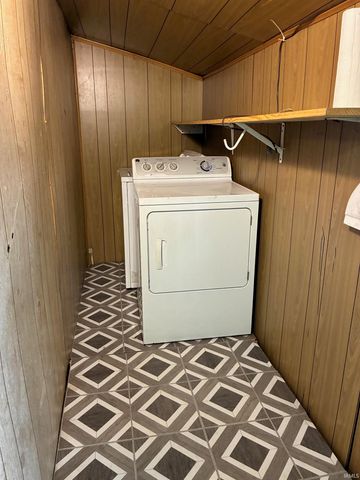 120 E Swartzel Avenue, Vincennes, IN 47591