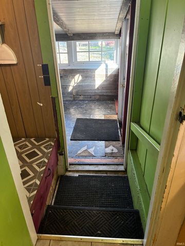 120 E Swartzel Avenue, Vincennes, IN 47591