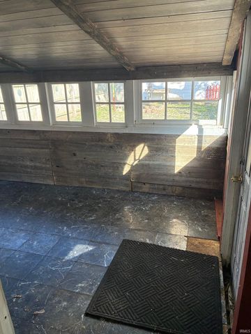 120 E Swartzel Avenue, Vincennes, IN 47591