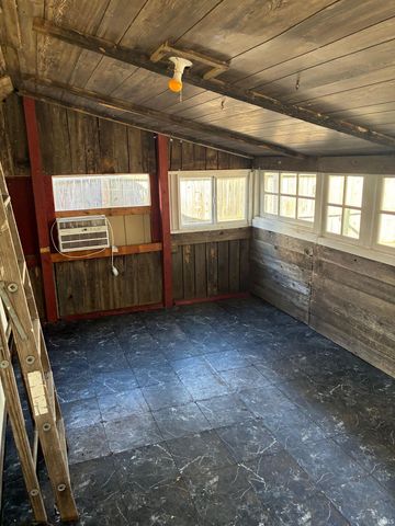 120 E Swartzel Avenue, Vincennes, IN 47591