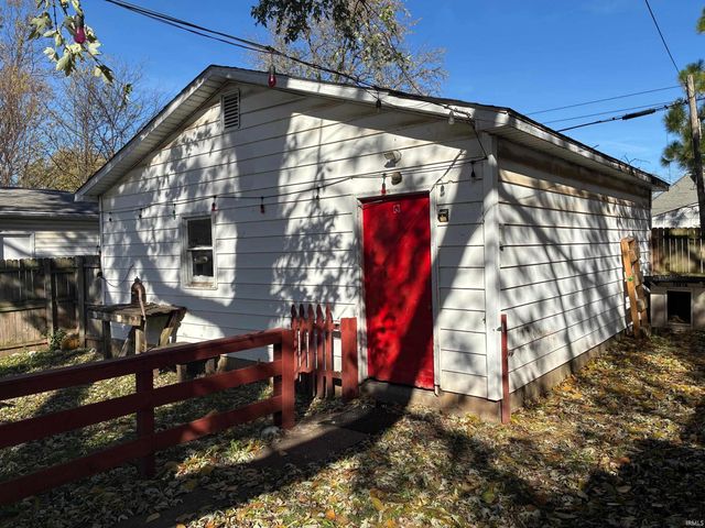 120 E Swartzel Avenue, Vincennes, IN 47591