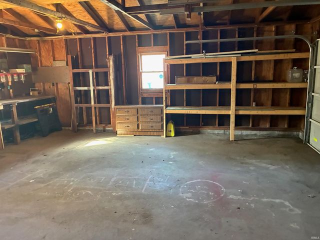 120 E Swartzel Avenue, Vincennes, IN 47591