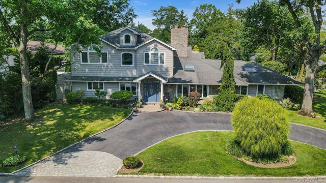 18 Regent Place, Roslyn, NY 11576