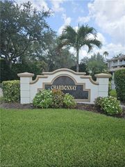 6025 Chardonnay LN 102, Naples, FL 34119