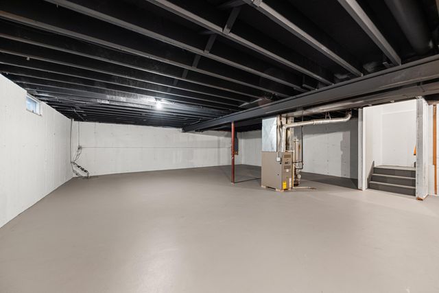 5012 W 92nd Avenue, Crown Point, IN 46307