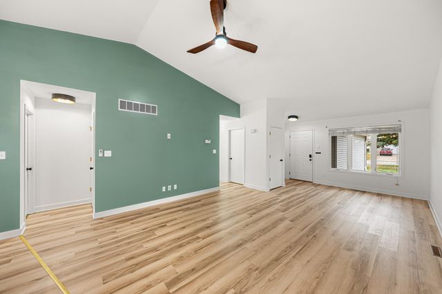 5012 W 92nd Avenue, Crown Point, IN 46307