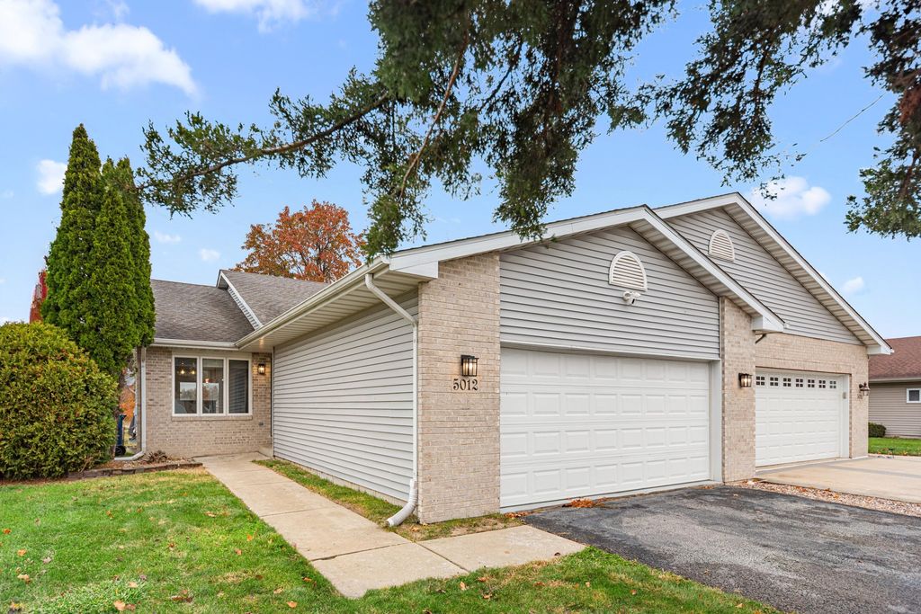 5012 W 92nd Avenue, Crown Point, IN 46307