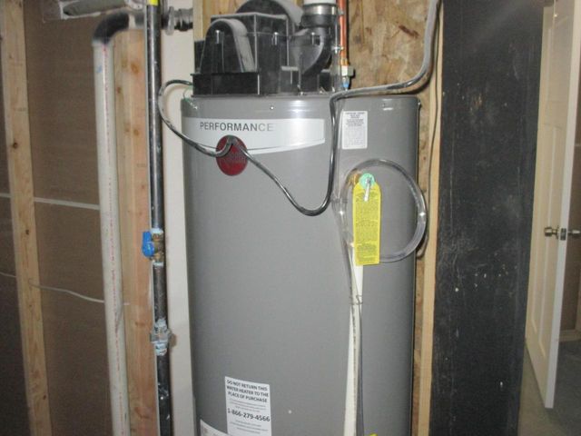 3741 N 25th STREET, Milwaukee, WI 53206