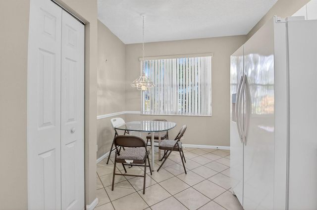 10612 Royal Caribbean Circle, Boynton Beach, FL 33437
