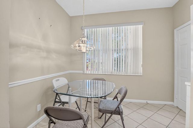 10612 Royal Caribbean Circle, Boynton Beach, FL 33437