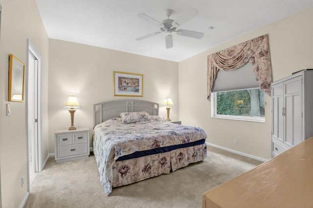 10612 Royal Caribbean Circle, Boynton Beach, FL 33437