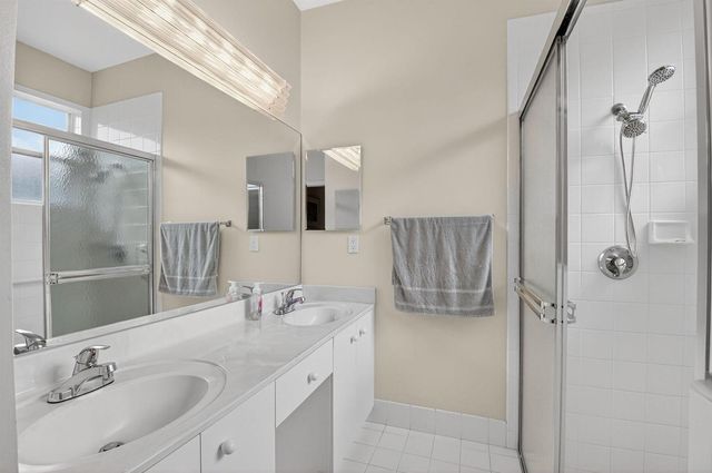 10612 Royal Caribbean Circle, Boynton Beach, FL 33437