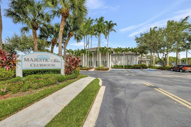 10612 Royal Caribbean Circle, Boynton Beach, FL 33437