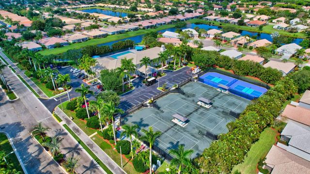 10612 Royal Caribbean Circle, Boynton Beach, FL 33437