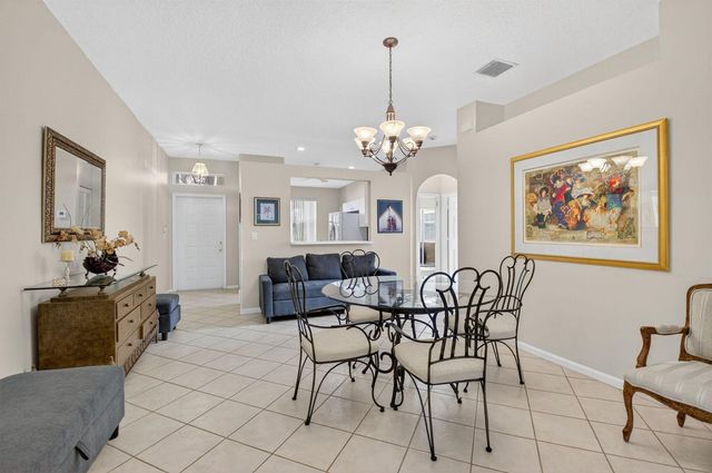10612 Royal Caribbean Circle, Boynton Beach, FL 33437