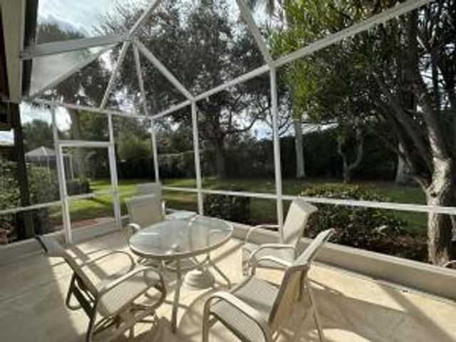 10612 Royal Caribbean Circle, Boynton Beach, FL 33437