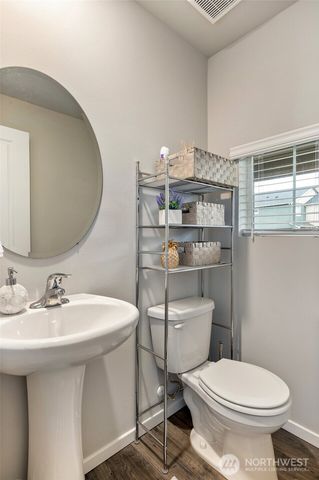 18673 106th Avenue Ct E, Puyallup, WA 98374