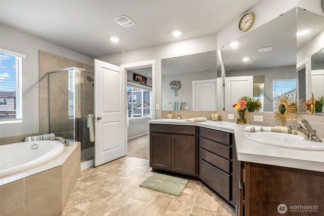 18673 106th Avenue Ct E, Puyallup, WA 98374