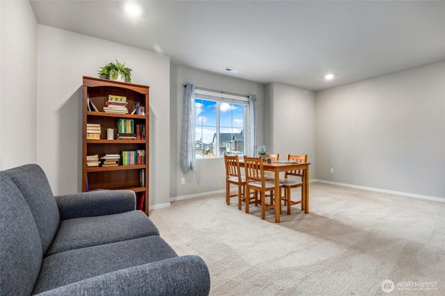 18673 106th Avenue Ct E, Puyallup, WA 98374